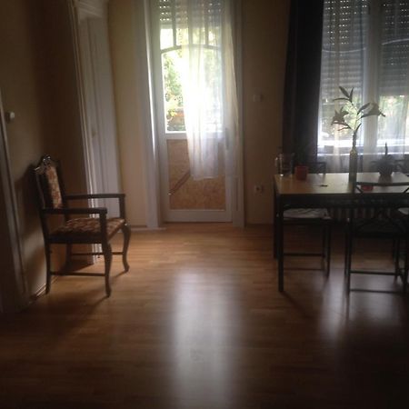 Hotel Rose Valley Budapest Bagian luar foto